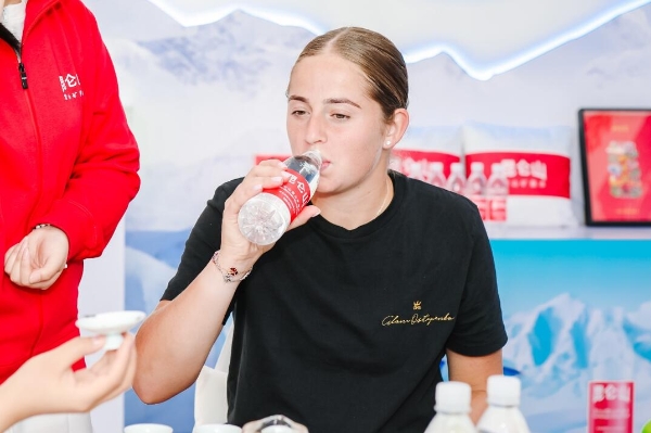 尽管曾遭遇 尽管曾遭遇