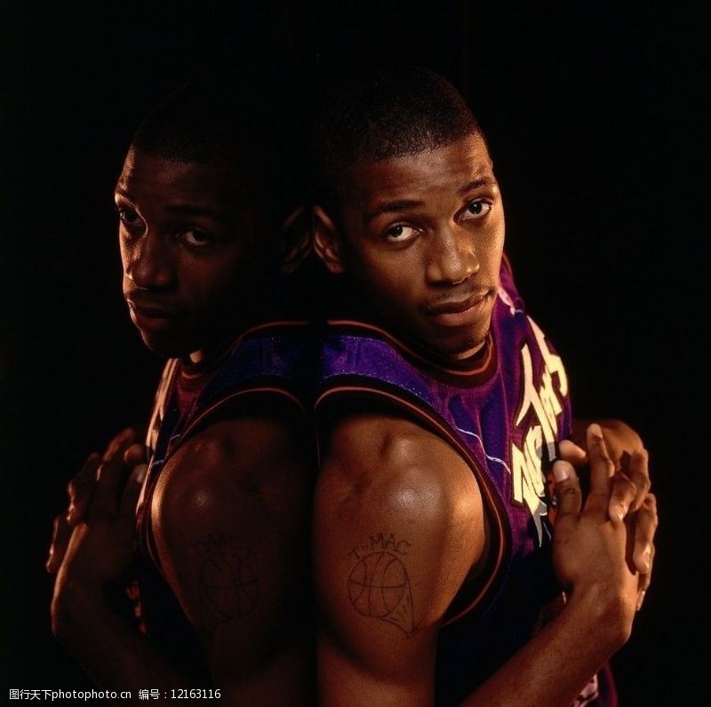 勇士三分雨再现，库里带队开云击溃对手